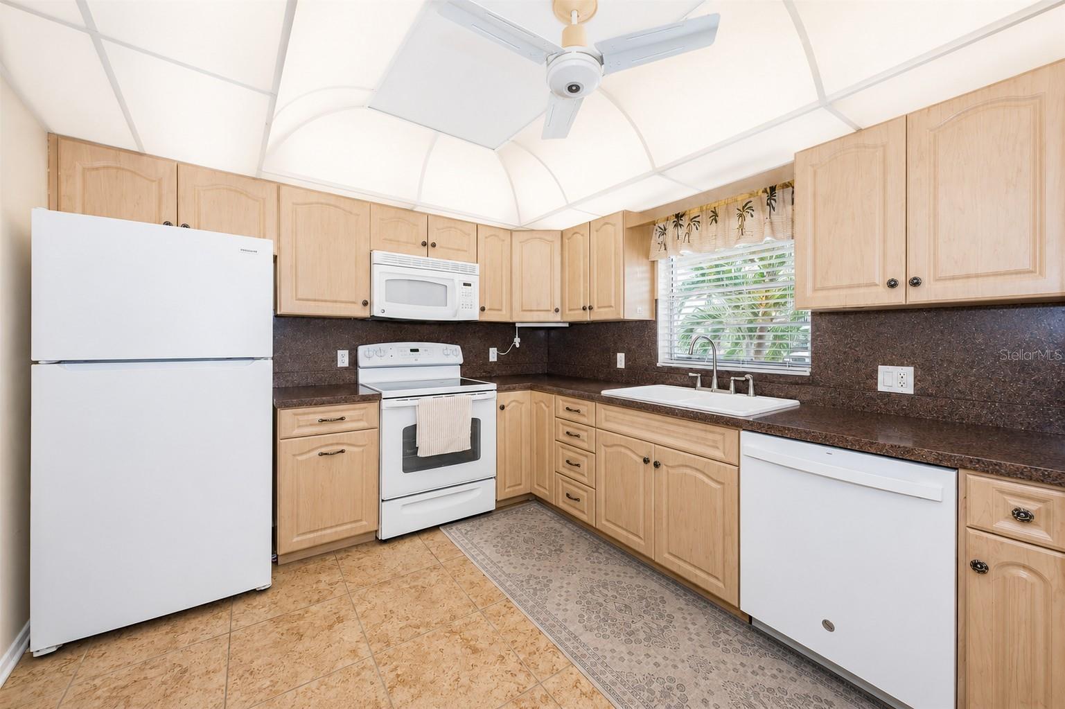 4700 Cove Unit 208, St Petersburg, FL 33708