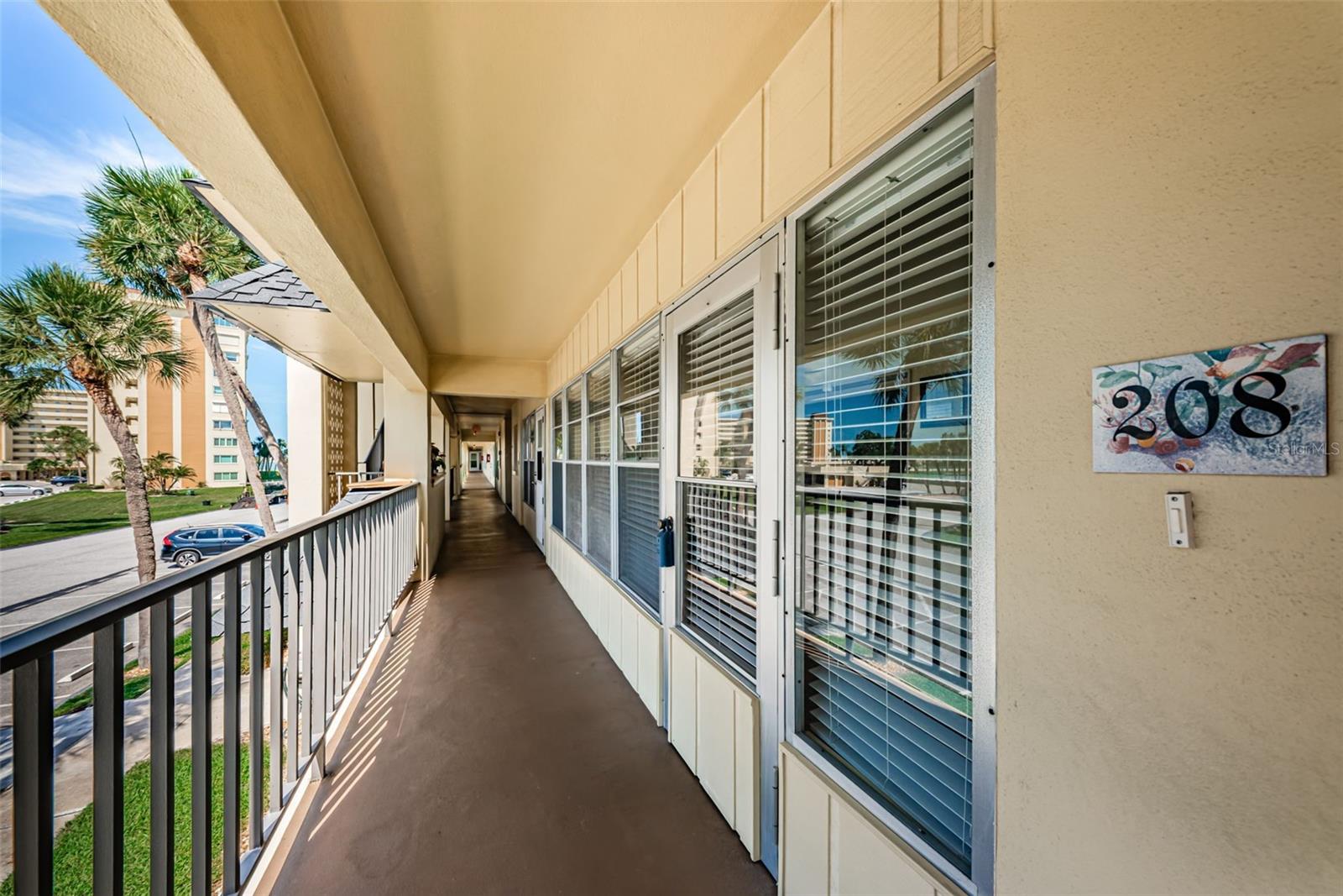 4700 Cove Unit 208, St Petersburg, FL 33708