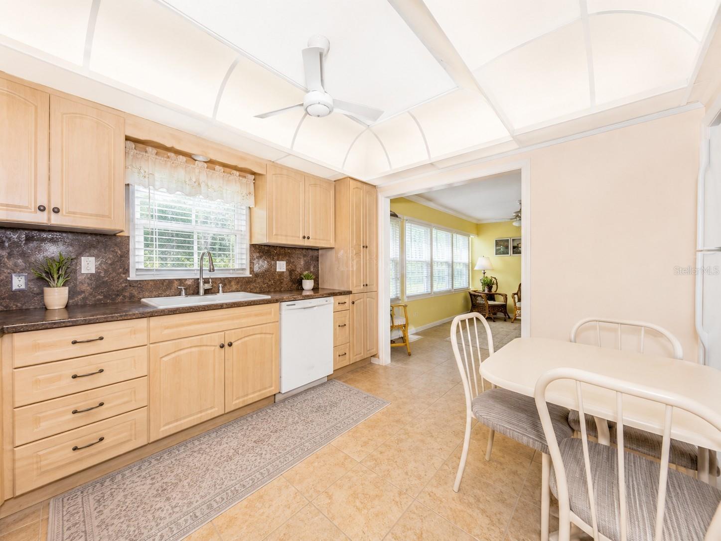 4700 Cove Unit 208, St Petersburg, FL 33708
