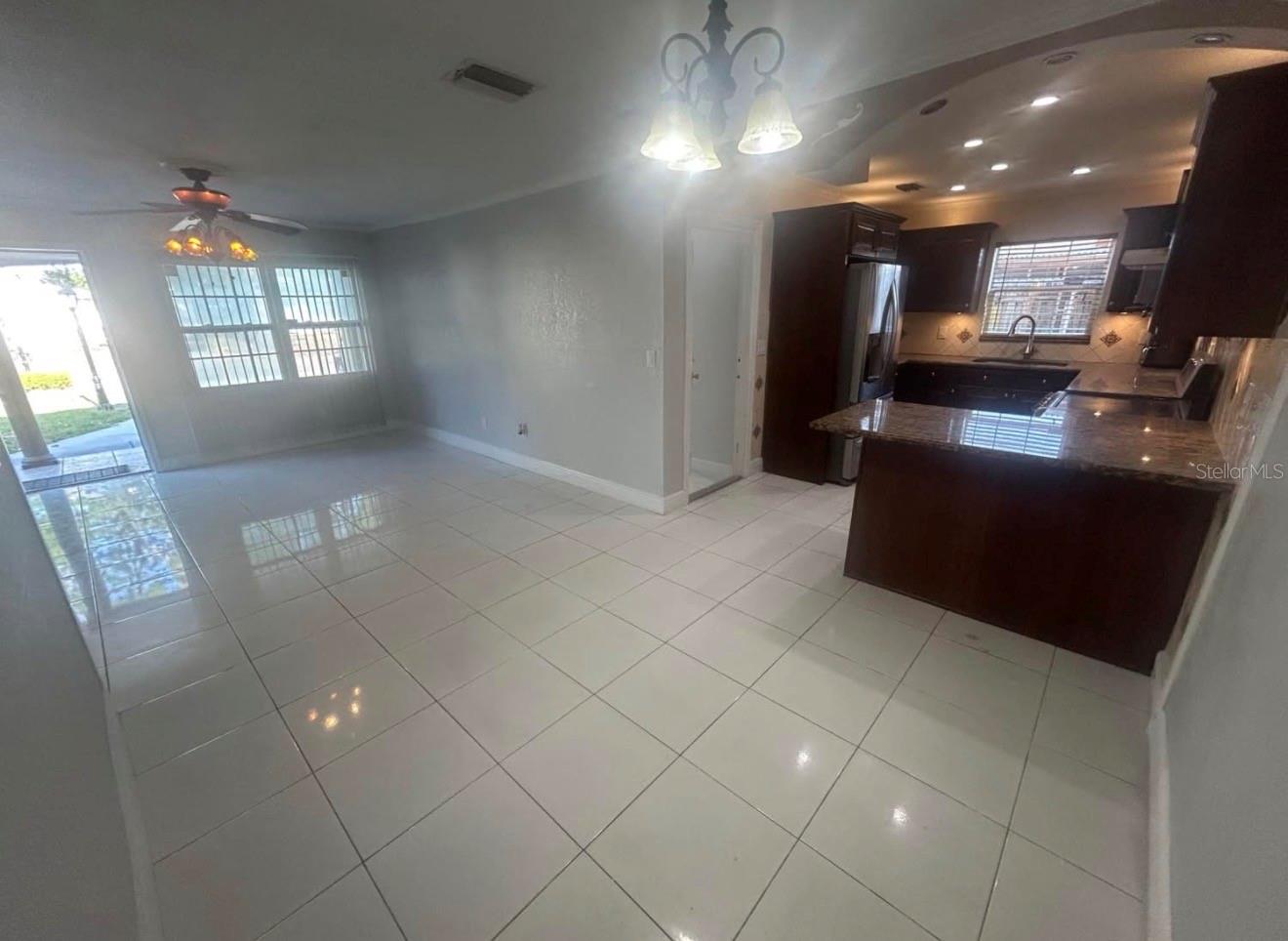 5112 Gateway, Tampa, FL 33615