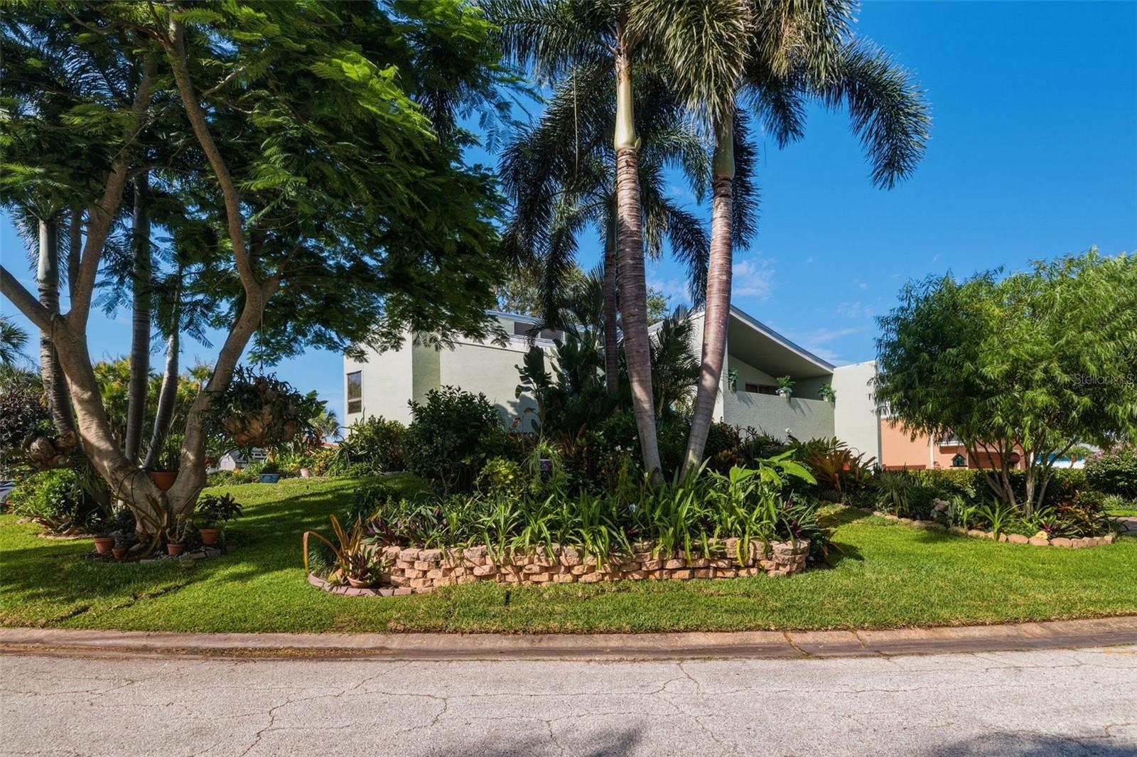 735 79th, St Petersburg, FL 33707