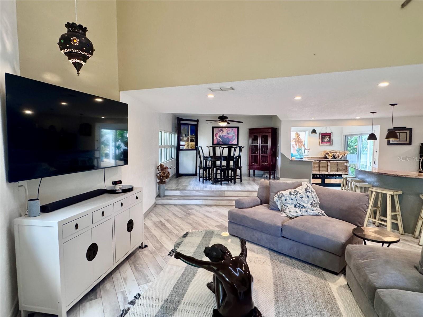 735 79th, St Petersburg, FL 33707