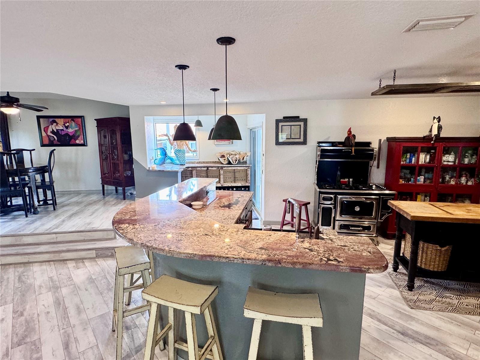 735 79th, St Petersburg, FL 33707