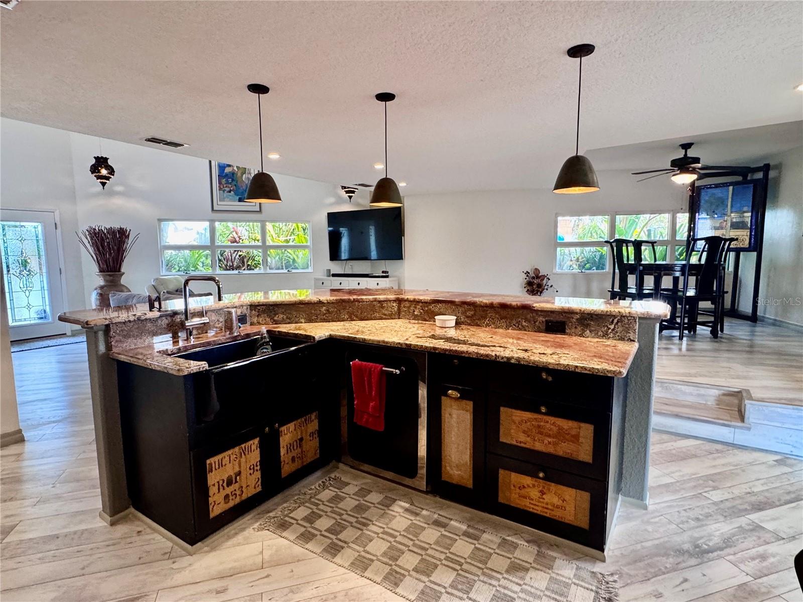 735 79th, St Petersburg, FL 33707