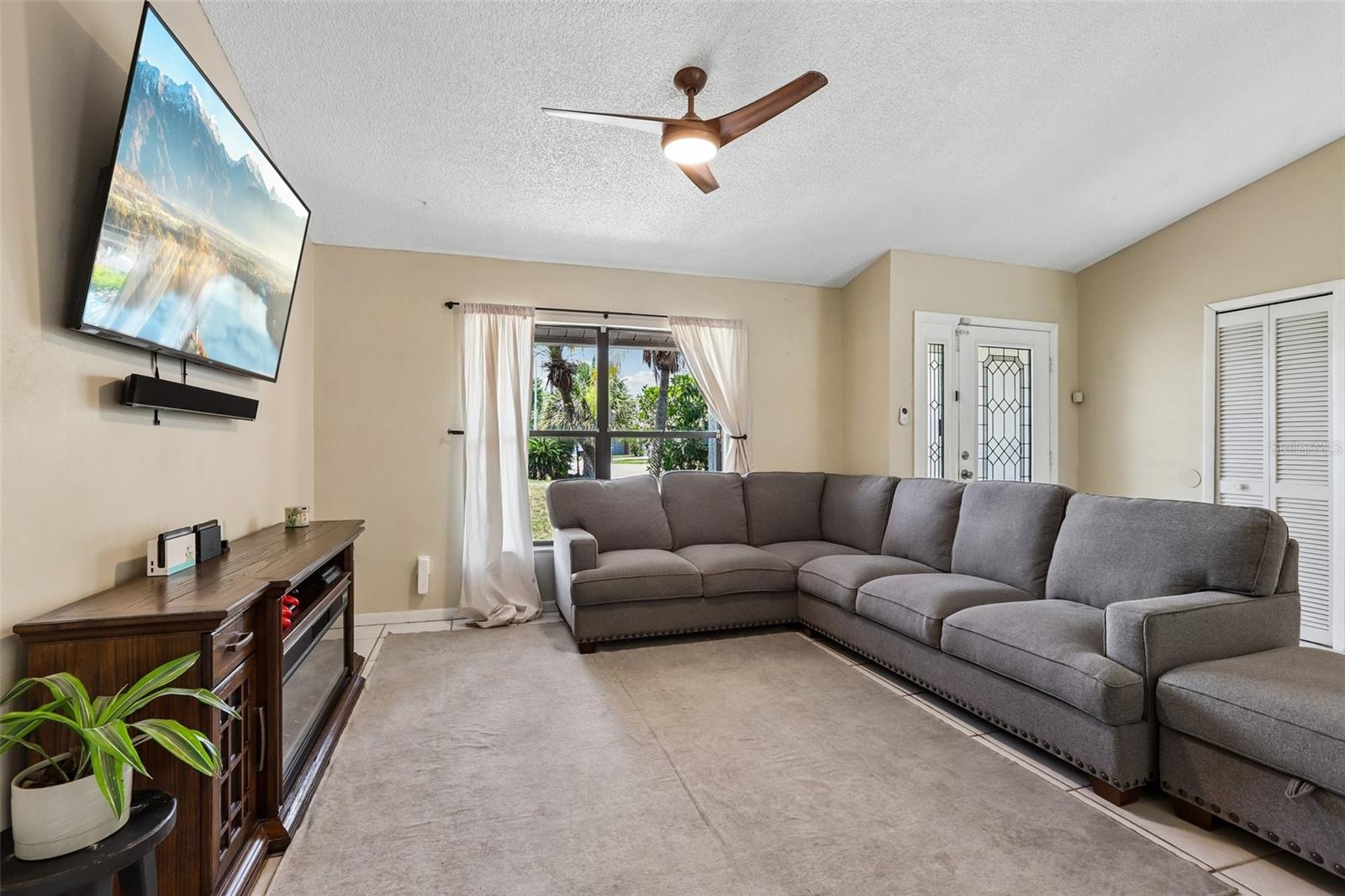 6805 Longpointe, Tampa, FL 33615
