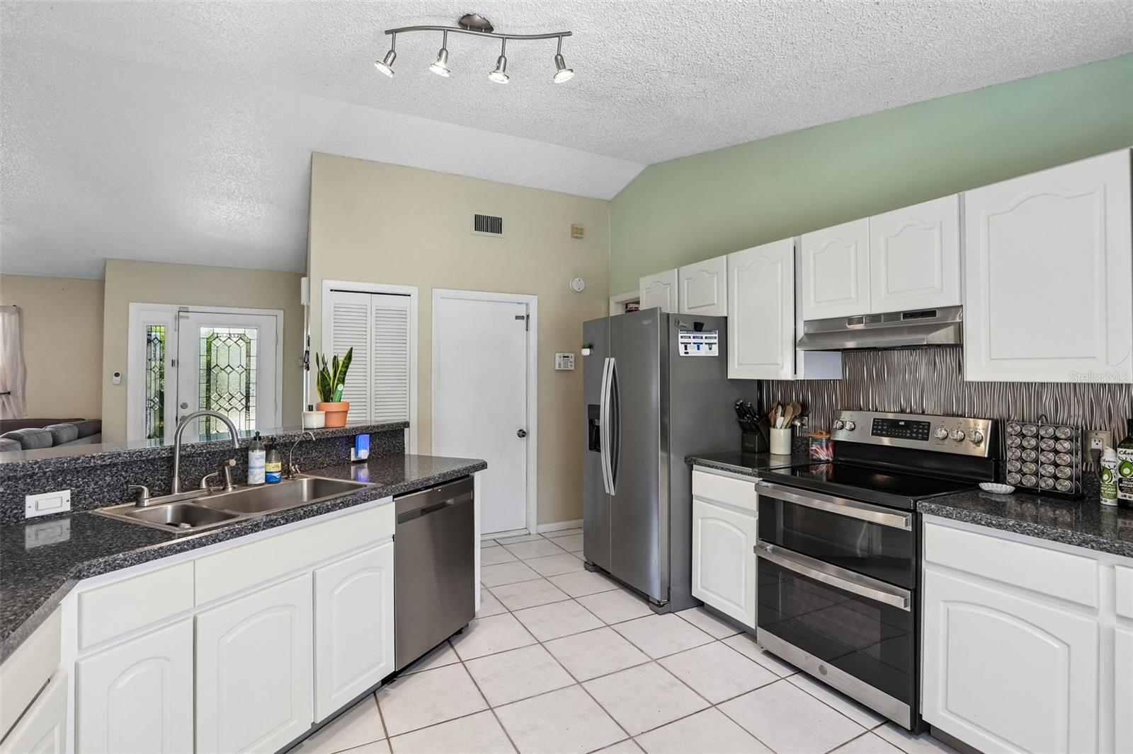 6805 Longpointe, Tampa, FL 33615