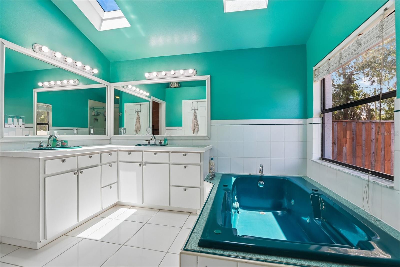 6805 Longpointe, Tampa, FL 33615