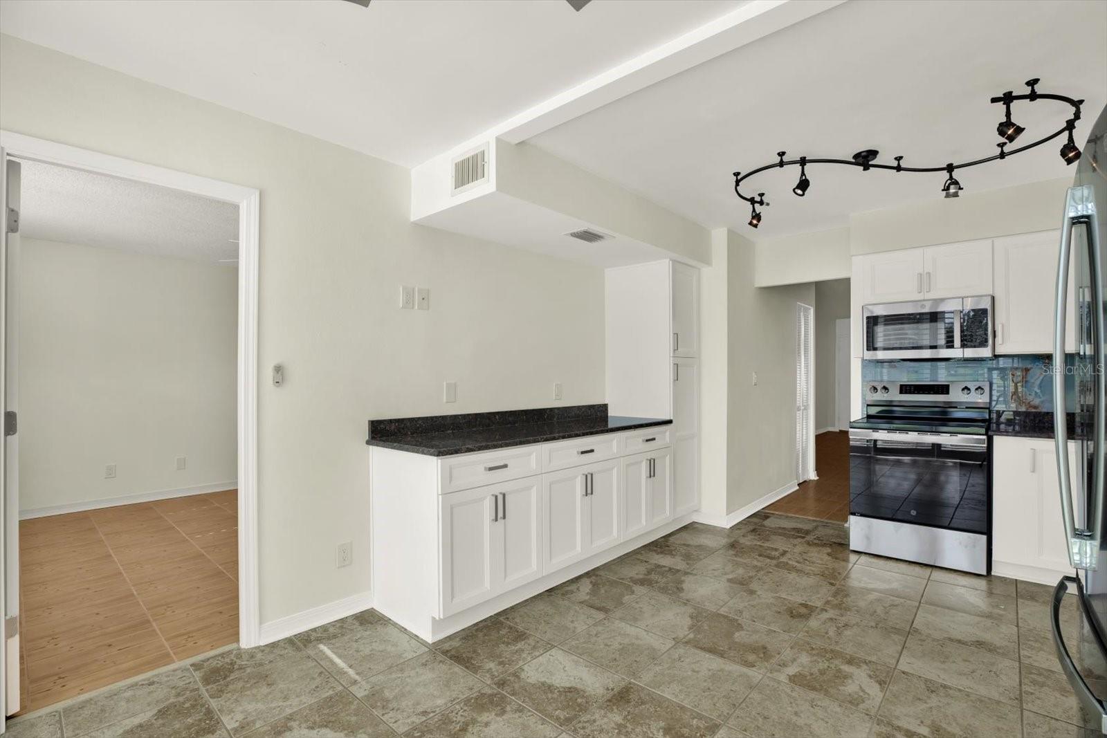 4715 Bay Unit 126, St Petersburg, FL 33703