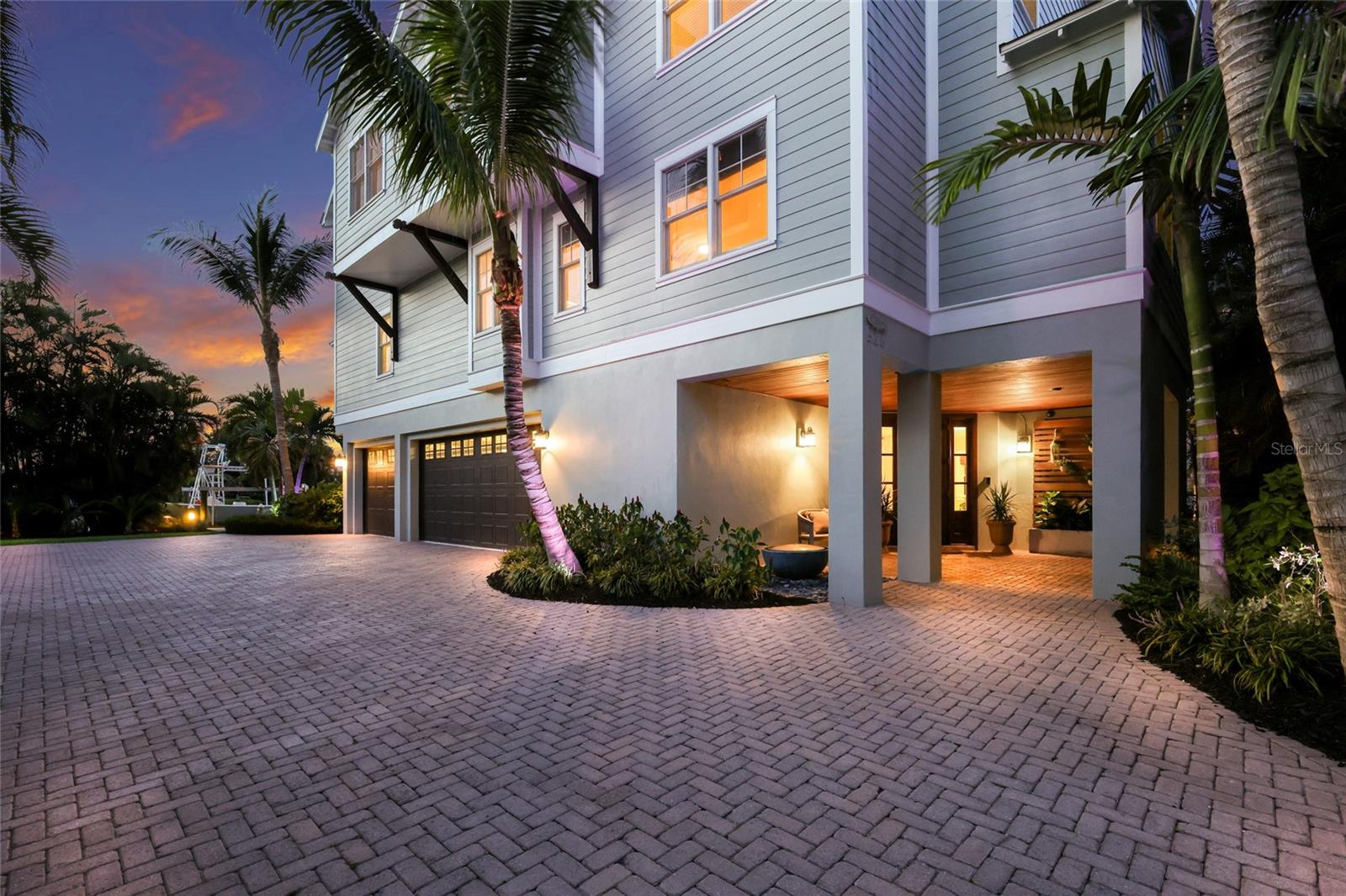 526 56th, Holmes Beach, FL 34217