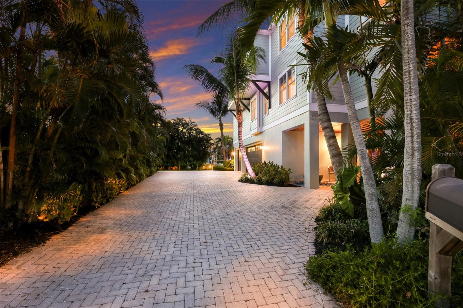 526 56th, Holmes Beach, FL 34217
