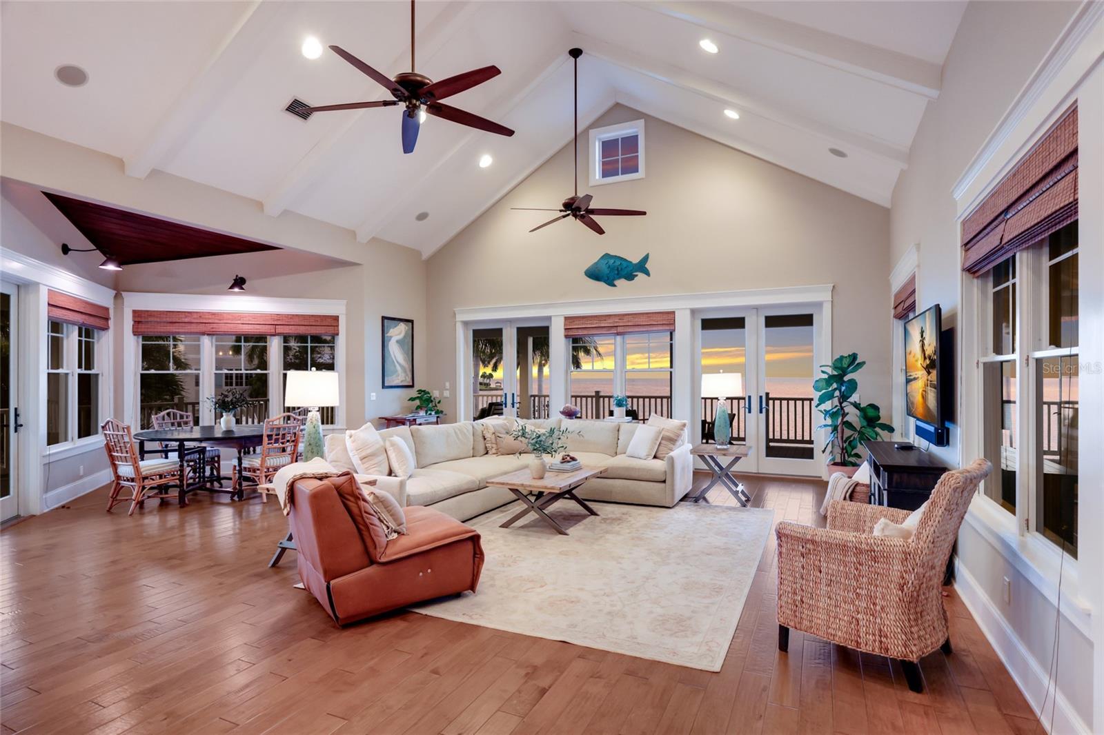 526 56th, Holmes Beach, FL 34217