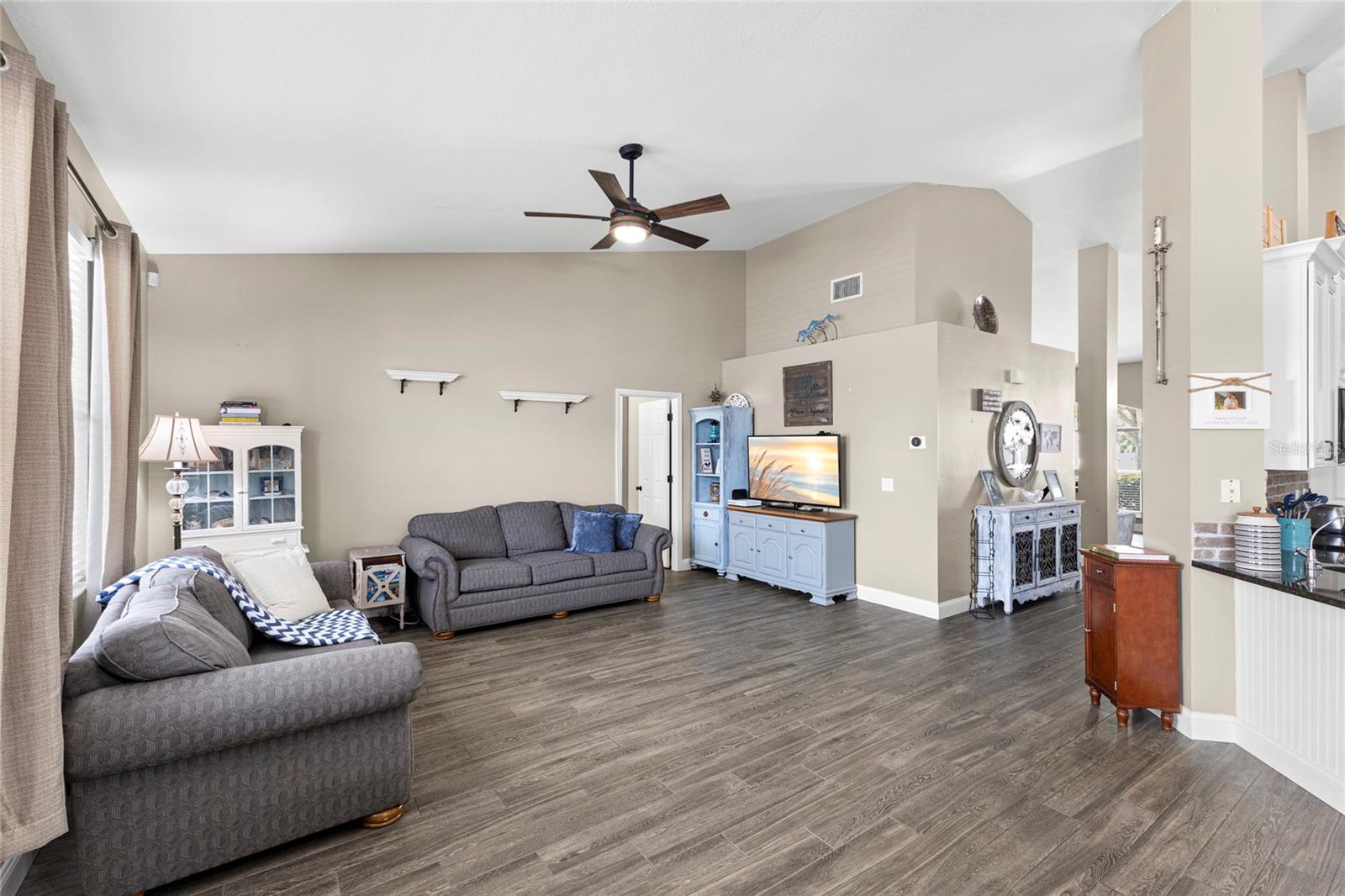 4038 Lithia Ridge, Valrico, FL 33596