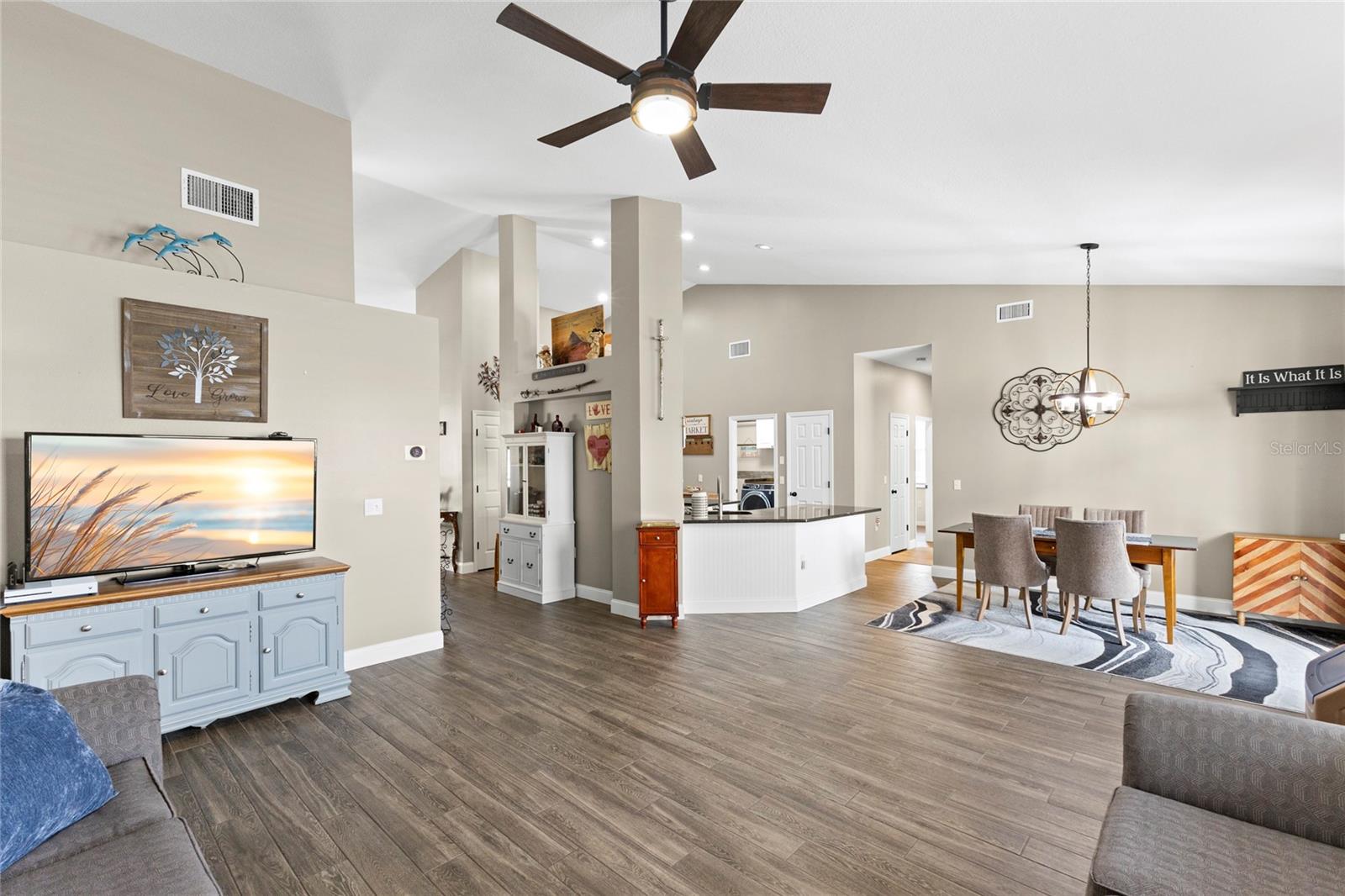 4038 Lithia Ridge, Valrico, FL 33596