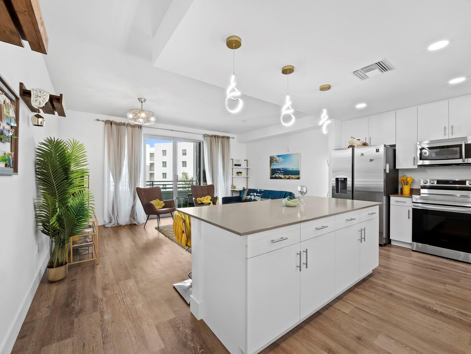 1703 Tamiami Unit 306, Sarasota, FL 34234