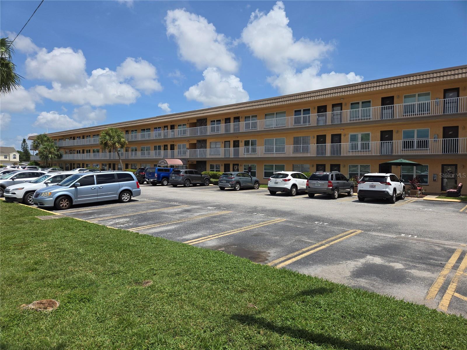 6400 46th Unit 305, Kenneth City, FL 33709