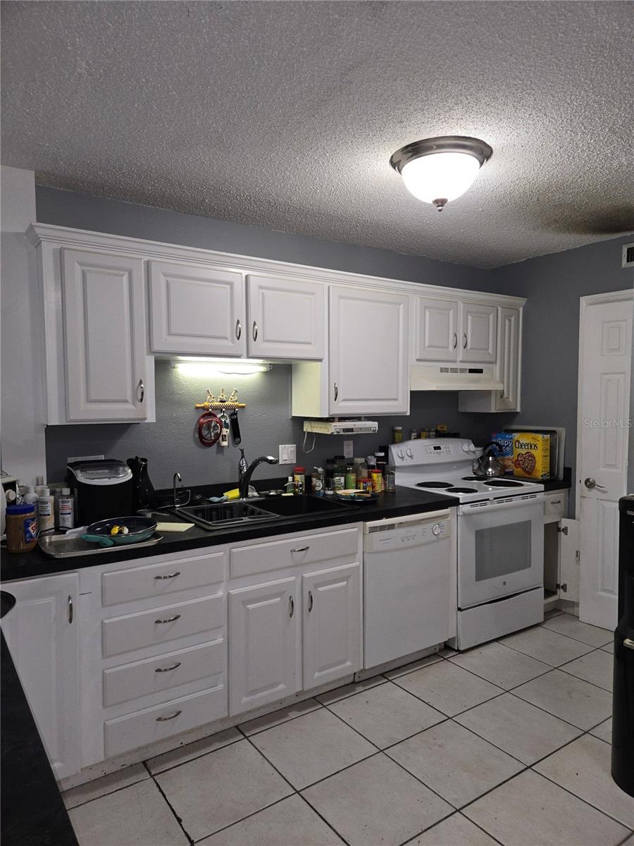 6400 46th Unit 305, Kenneth City, FL 33709