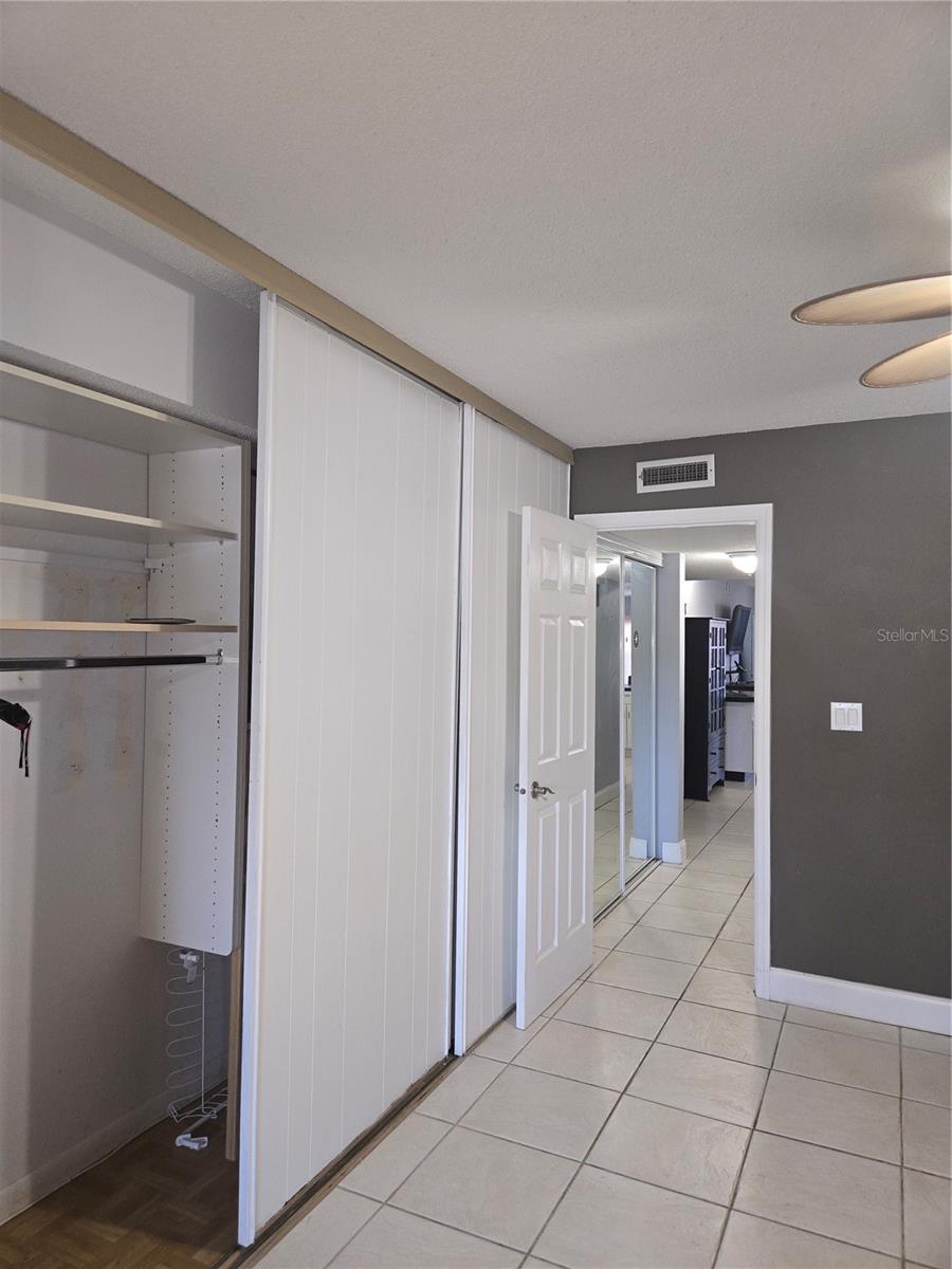 6400 46th Unit 305, Kenneth City, FL 33709