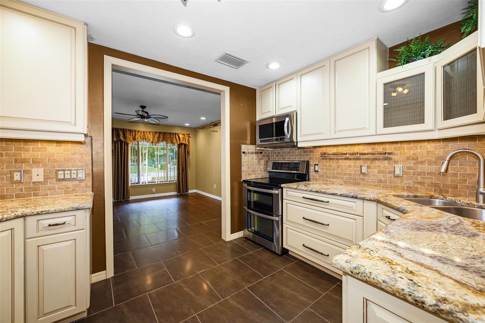 6701 Orchard, St Petersburg, FL 33702