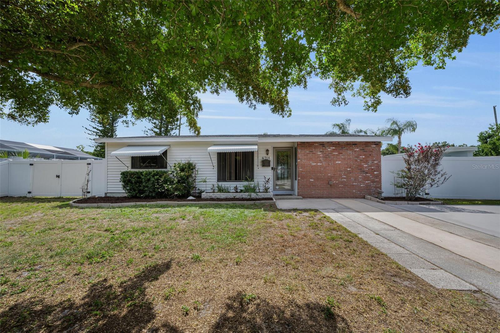 6701 Orchard, St Petersburg, FL 33702