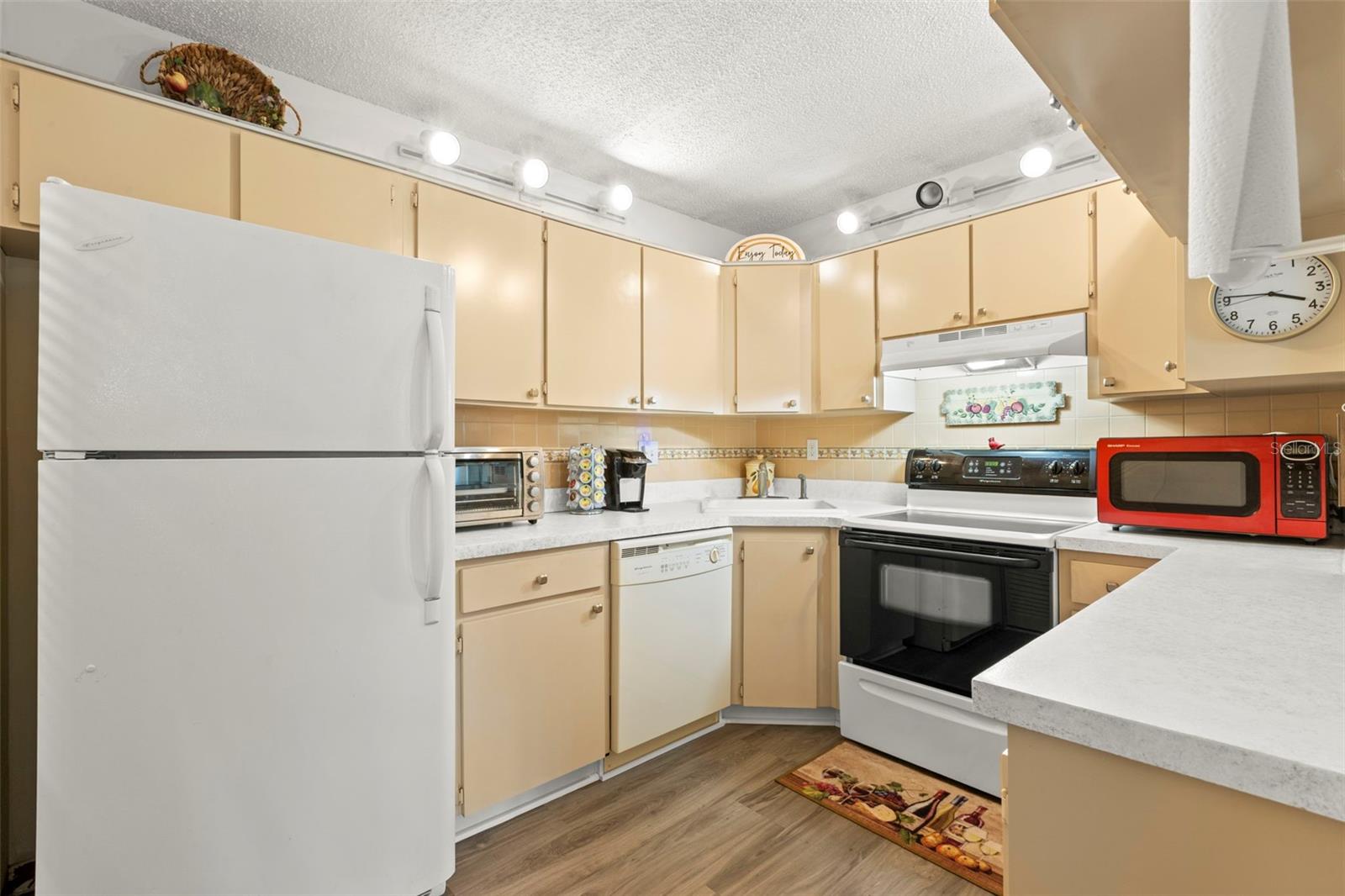 1290 Pine Ridge Unit E1, Tarpon Springs, FL 34688