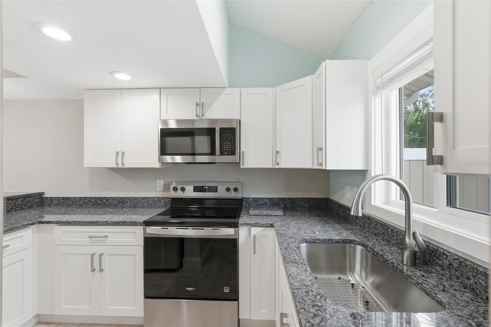 3120 Beach Unit 1, St Petersburg, FL 33707