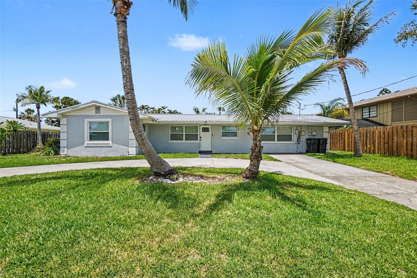 2009 Tarpon, Palmetto, FL 34221