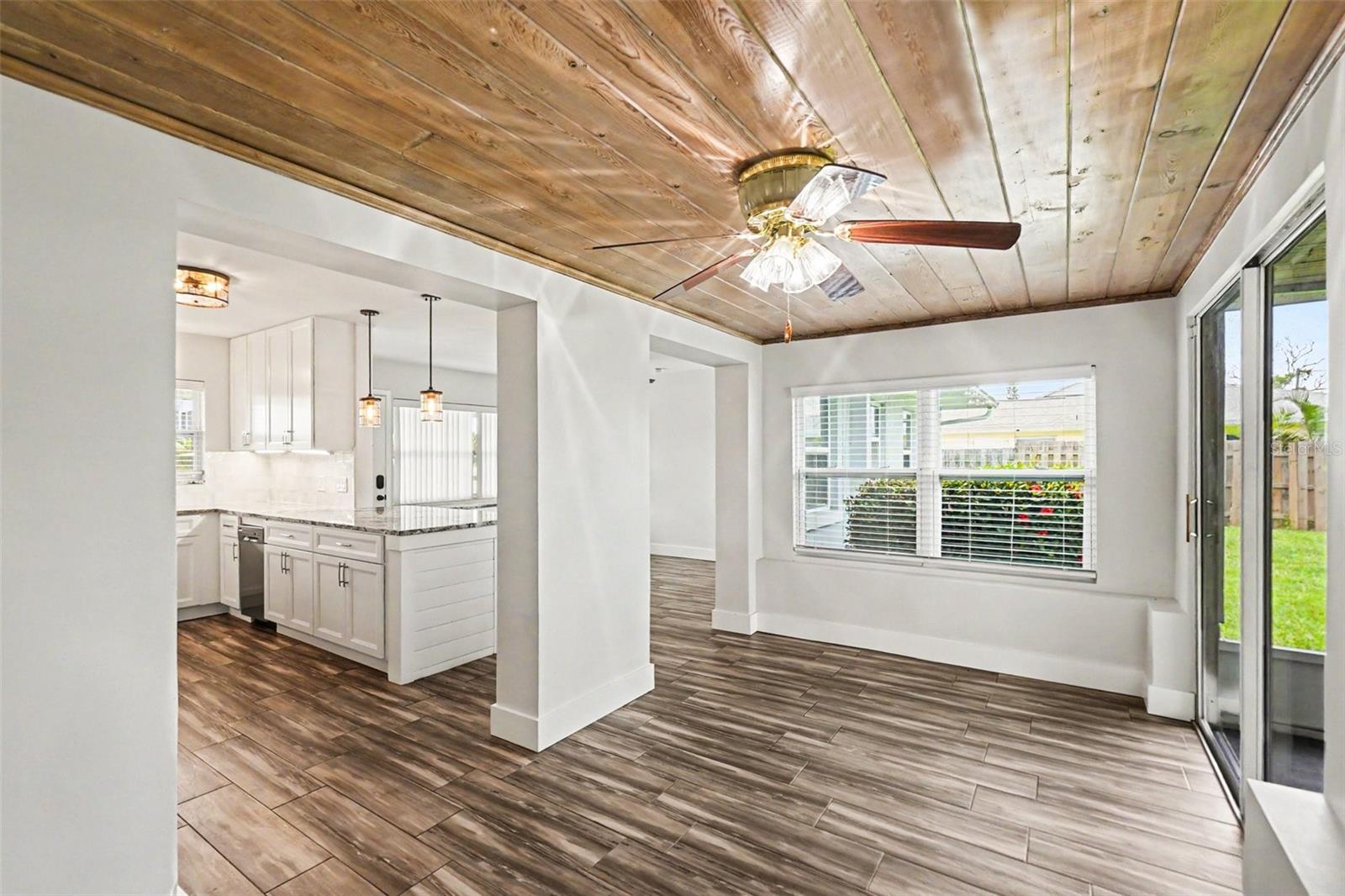 2009 Tarpon, Palmetto, FL 34221