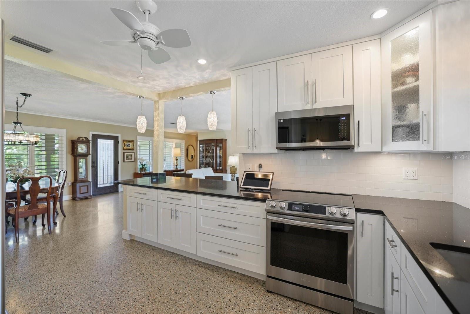 1827 Baywood, Sarasota, FL 34231
