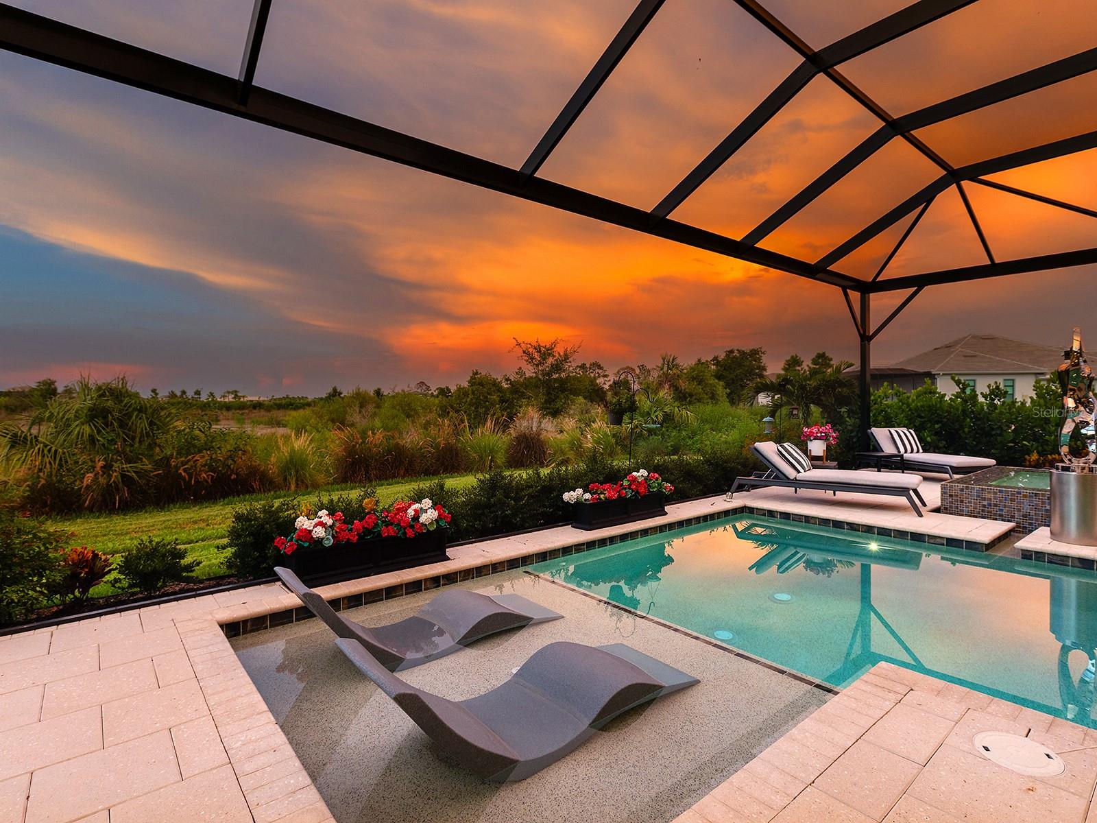 1095 Blue Shell, Sarasota, FL 34240