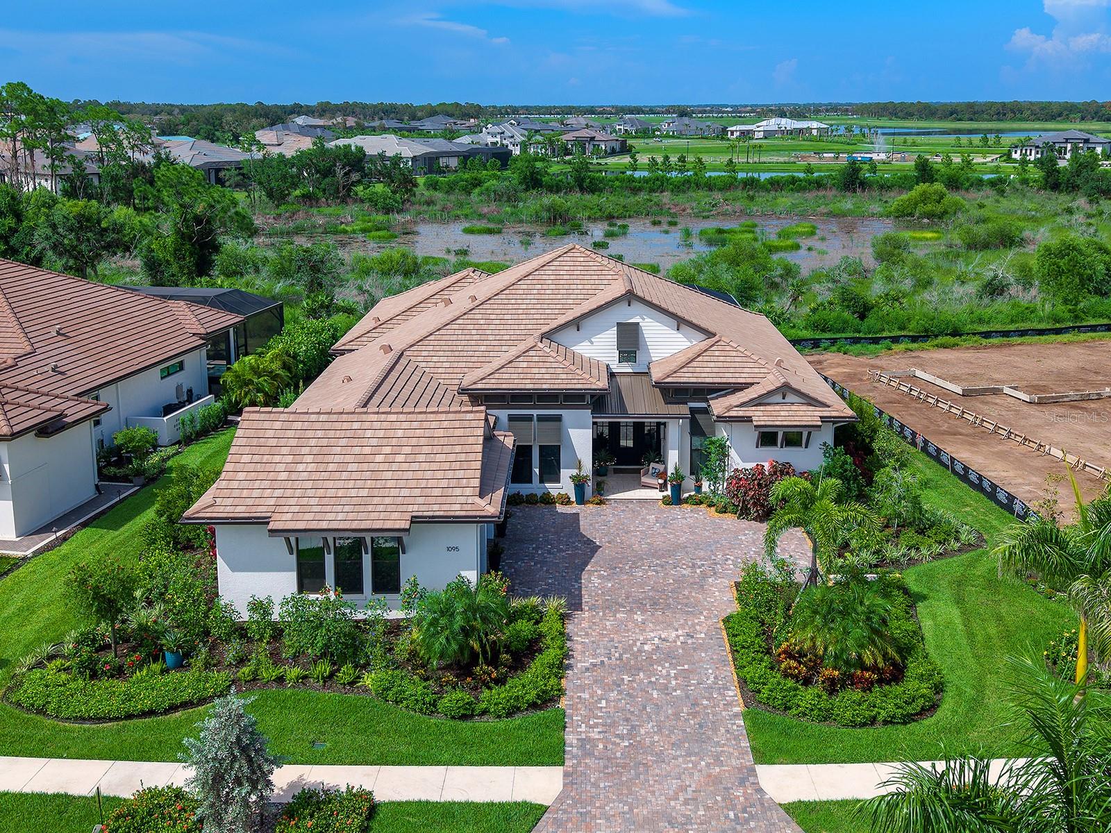 1095 Blue Shell, Sarasota, FL 34240