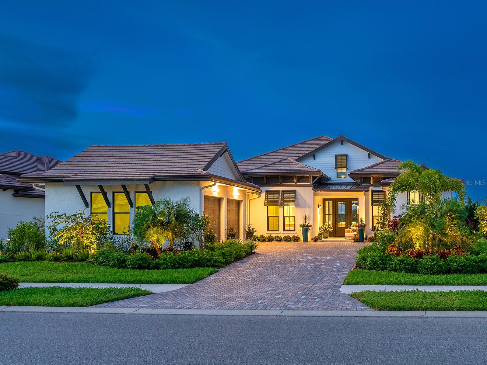 1095 Blue Shell, Sarasota, FL 34240