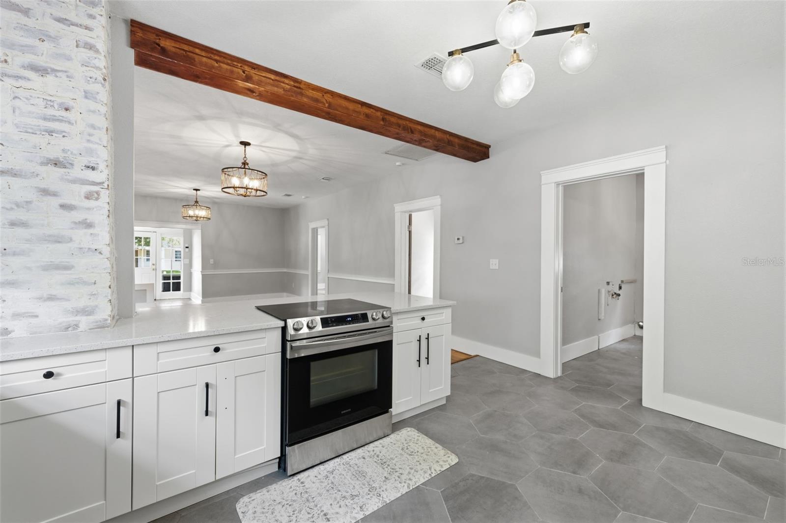 236 North, Tampa, FL 33604