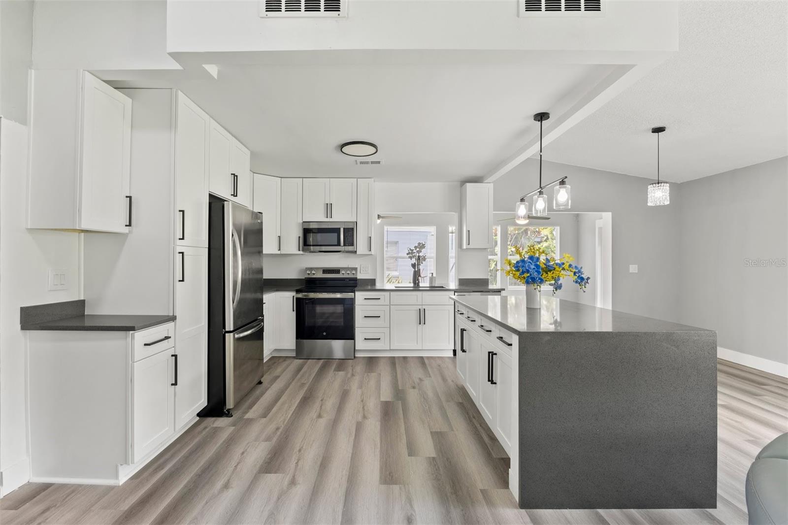 17 S Flag Ct, Kissimmee, FL 34759