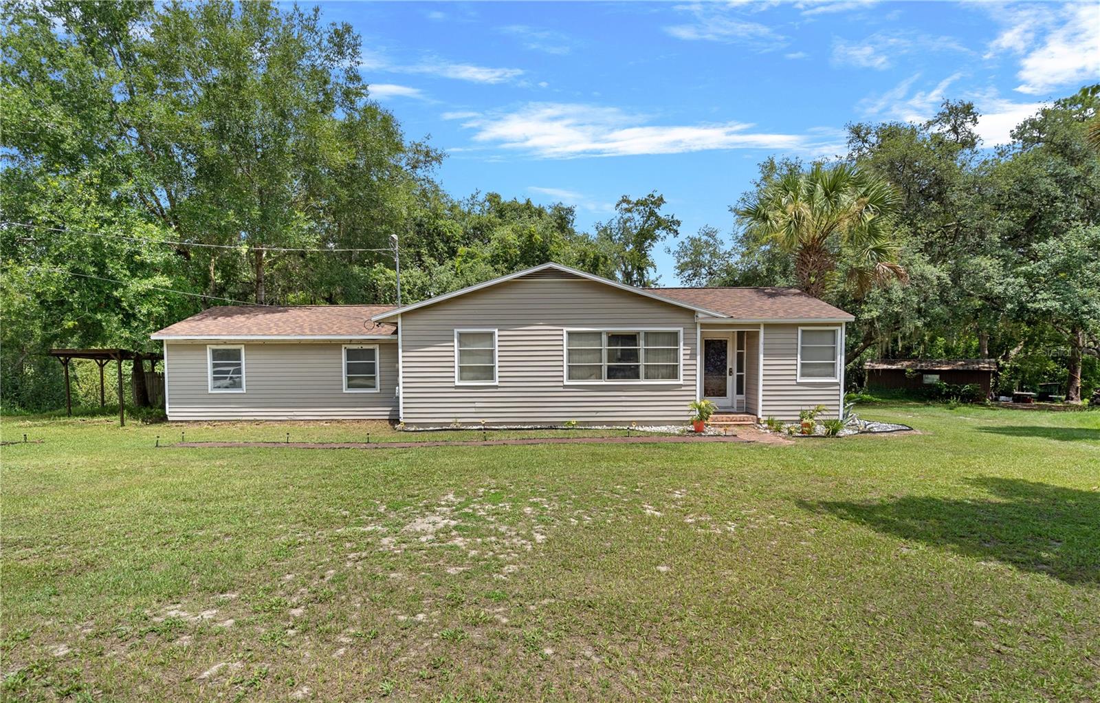 26015 Sackamaxon, Sorrento, FL 32776