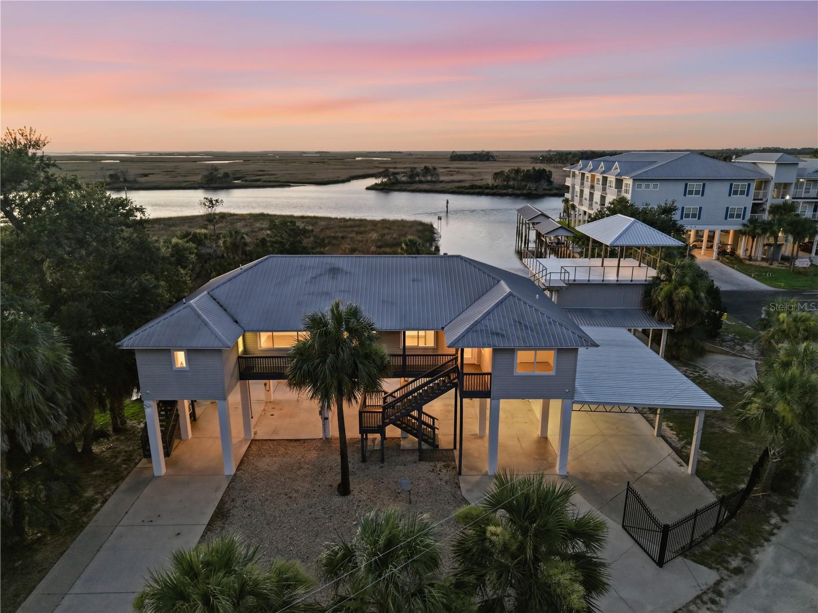 38 195th, Suwannee, FL 32692