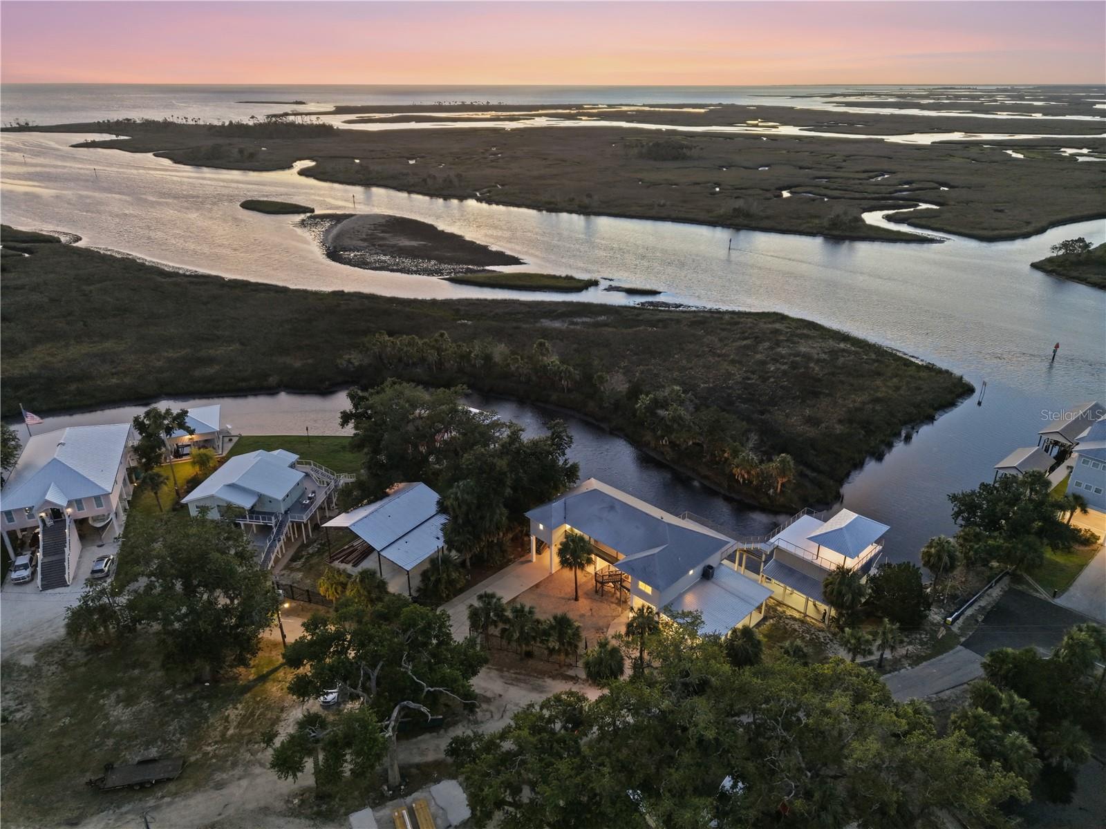 38 195th, Suwannee, FL 32692