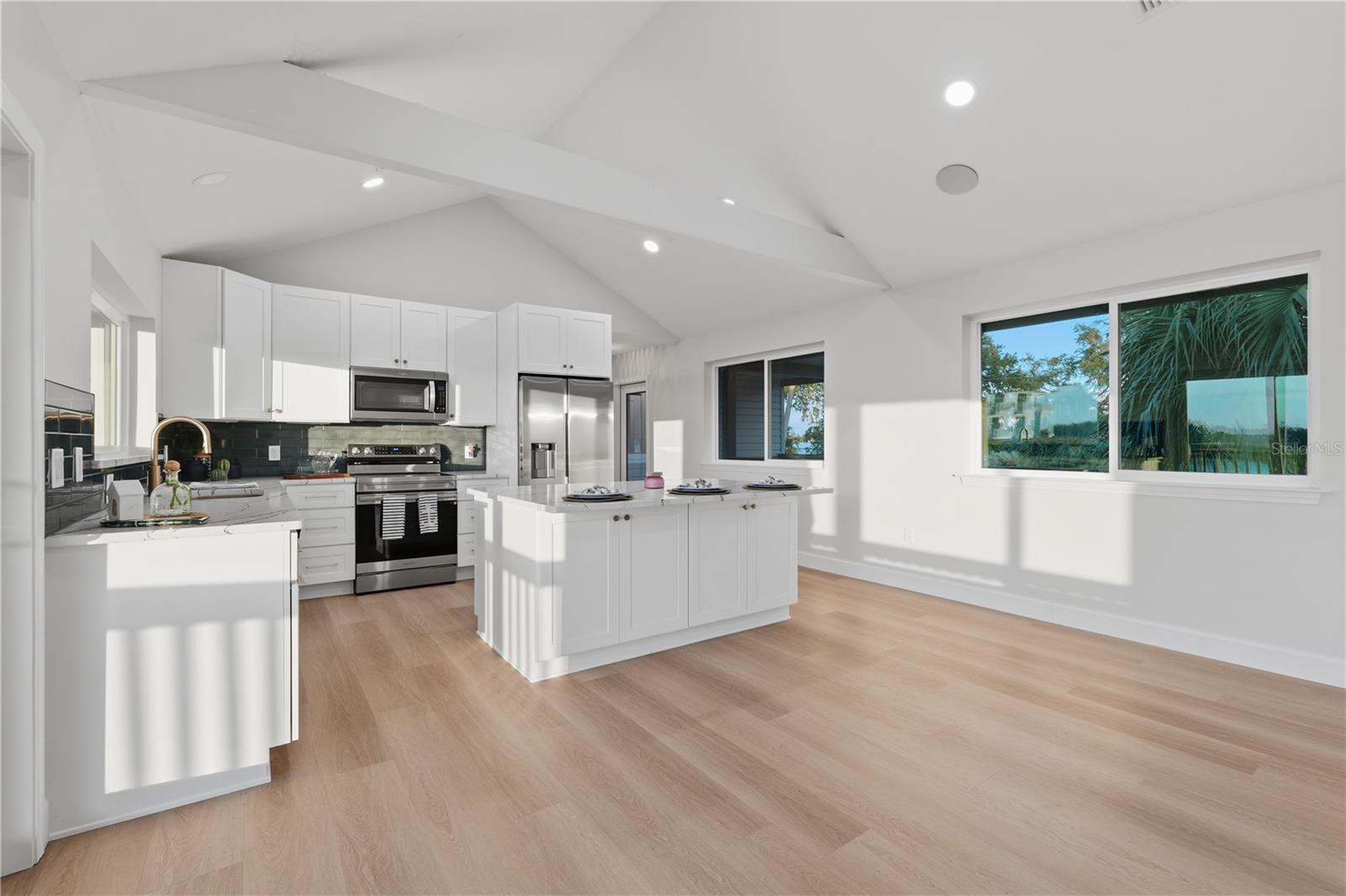 38 195th, Suwannee, FL 32692