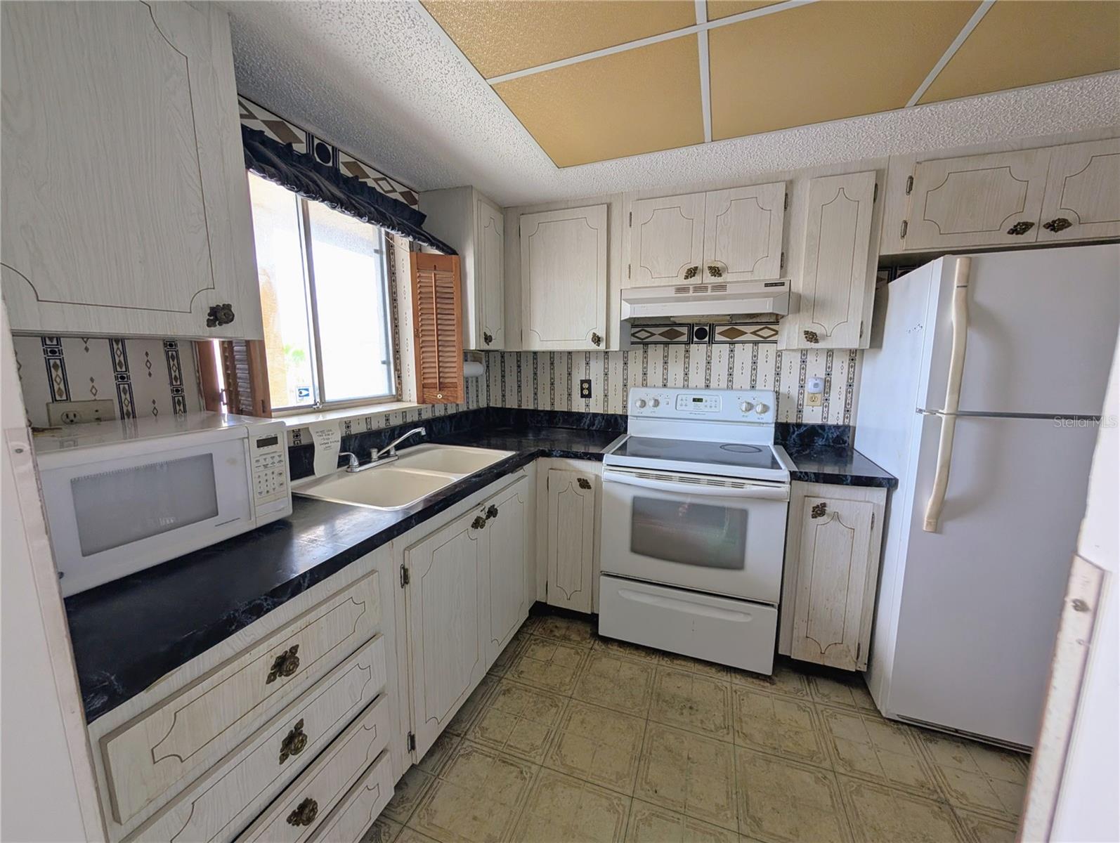 3714 Lake Bayshore Unit K-418, Bradenton, FL 34205