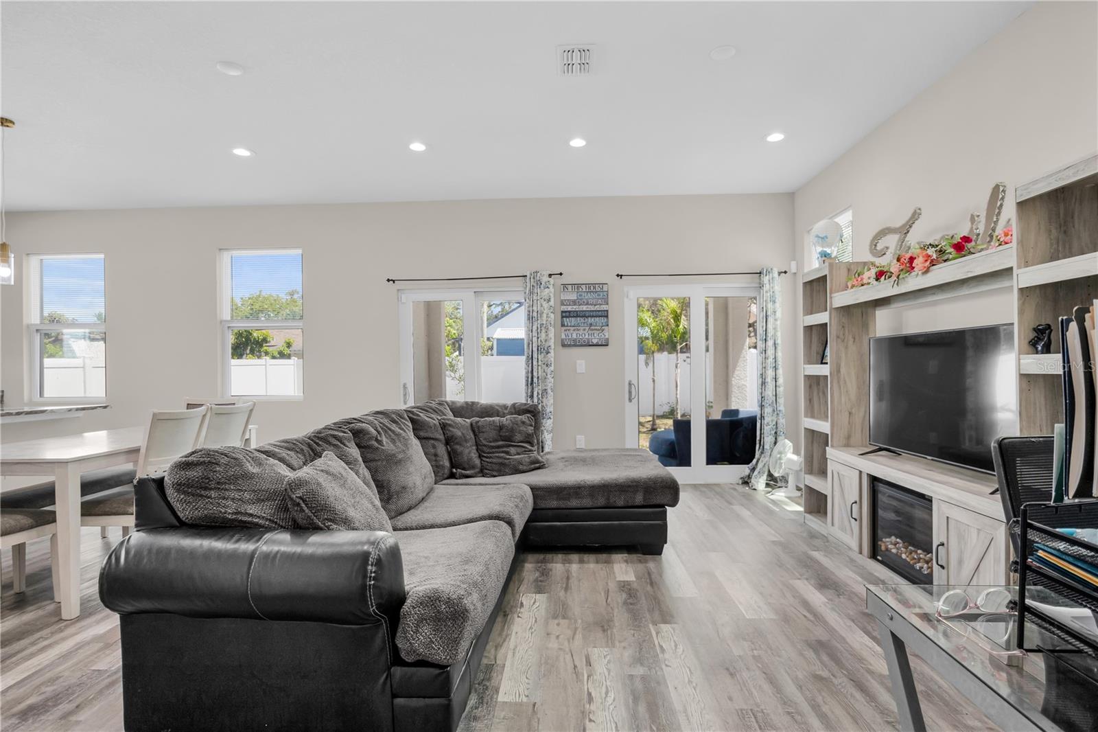 2404 Cassell, Tampa, FL 33605