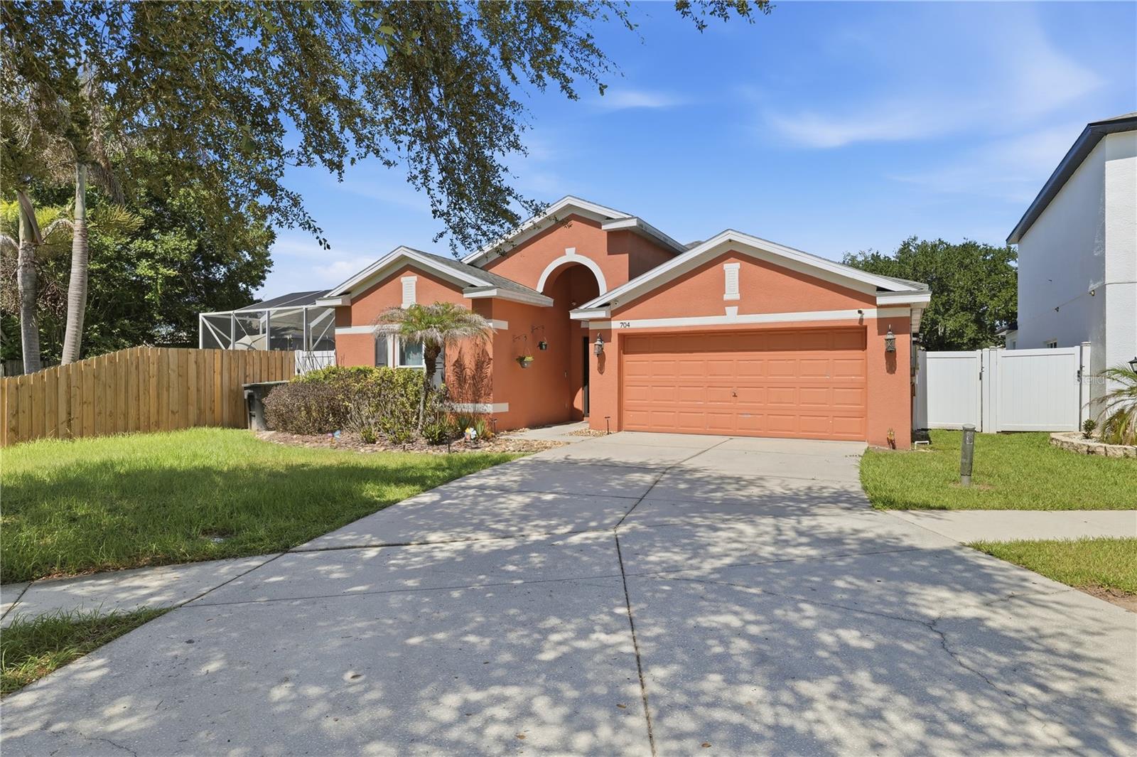 704 Parsons Pointe St, Seffner, FL 33584