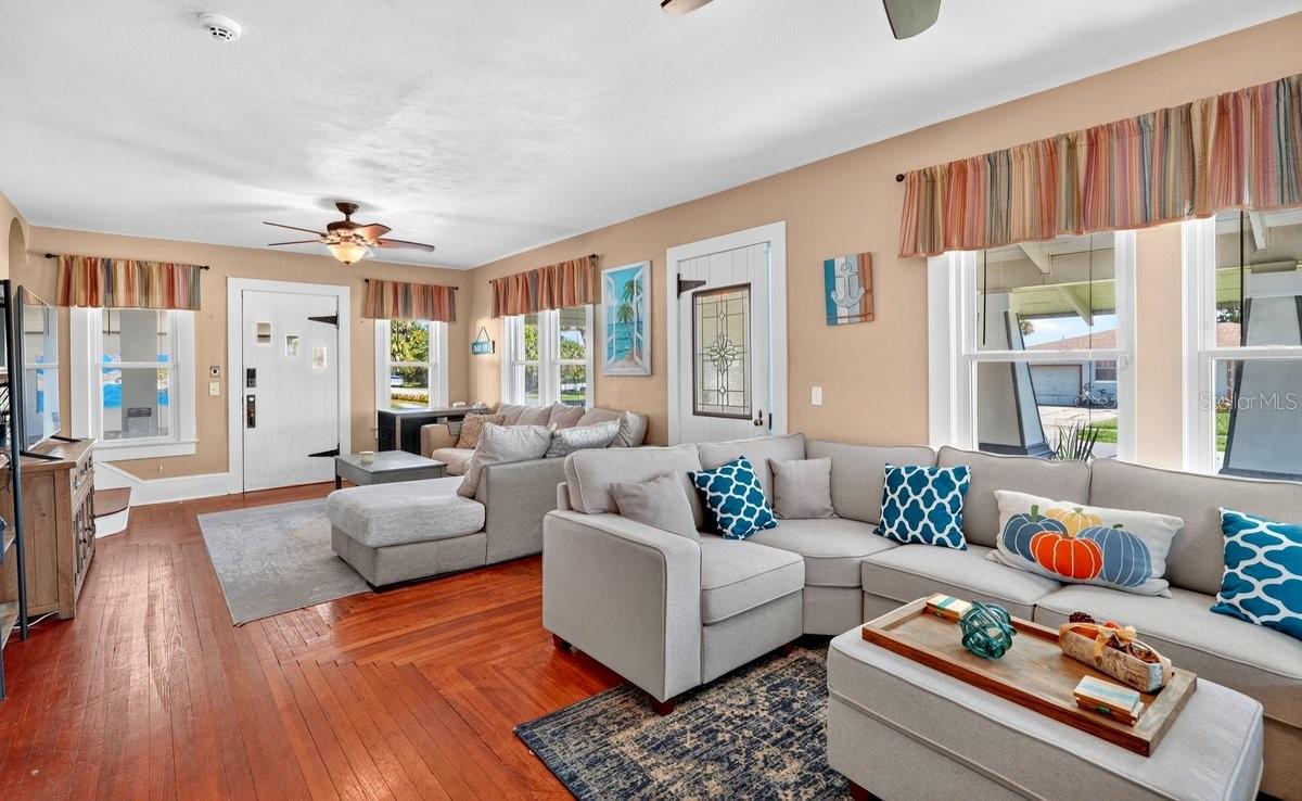 330 Hartford, Daytona Beach, FL 32118