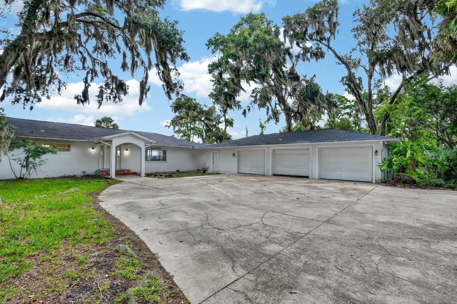 157 Grandview, East Palatka, FL 32131