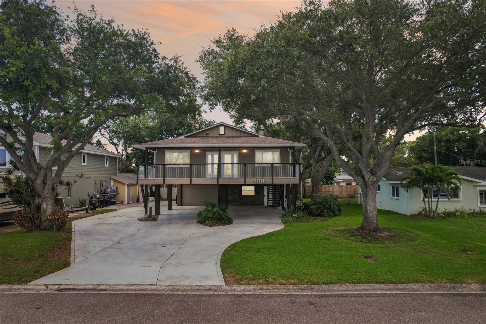 300 90th, St Petersburg, FL 33702