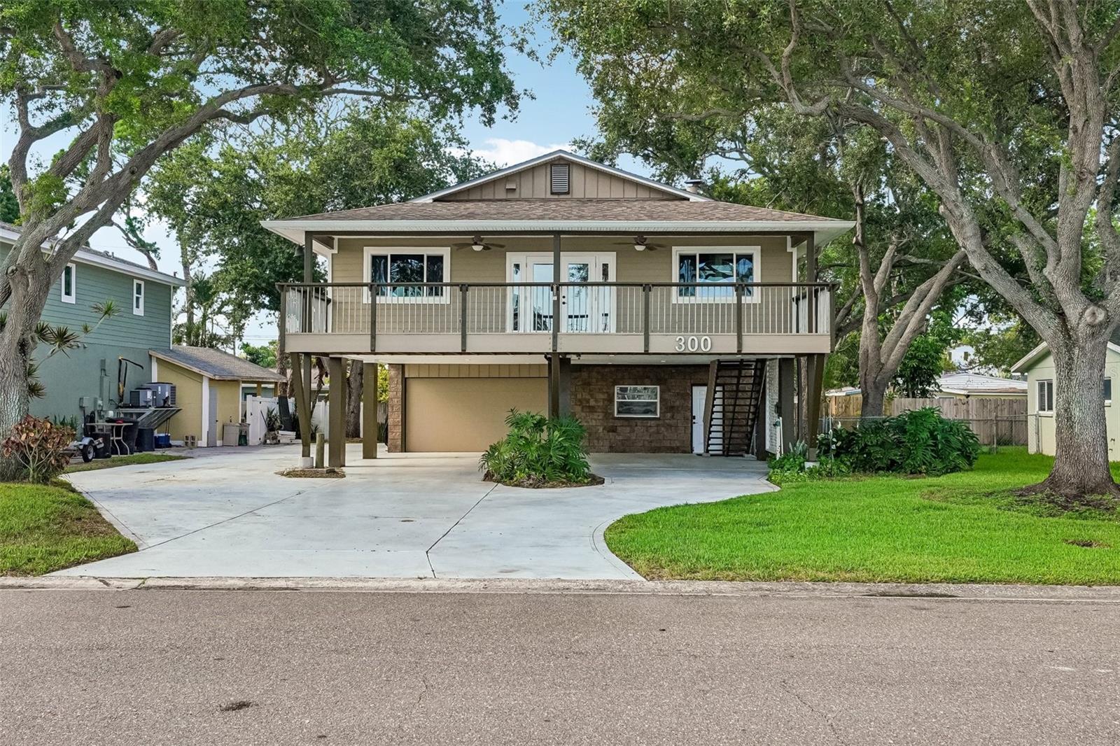 300 90th, St Petersburg, FL 33702