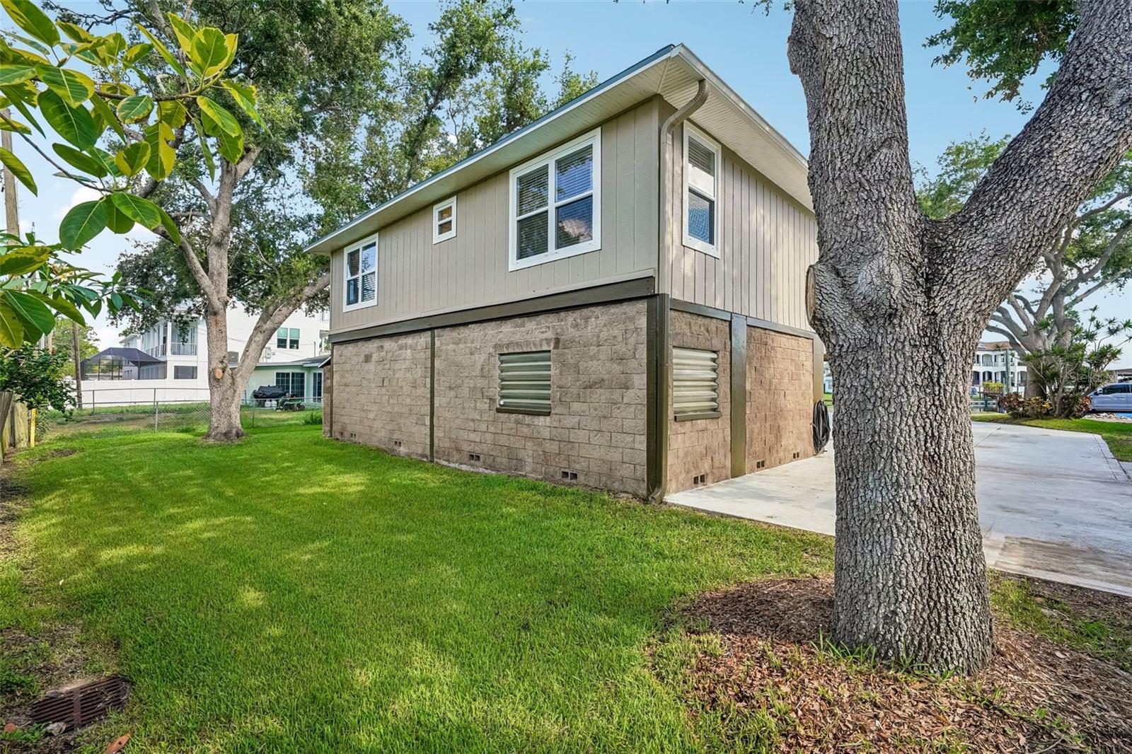 300 90th, St Petersburg, FL 33702