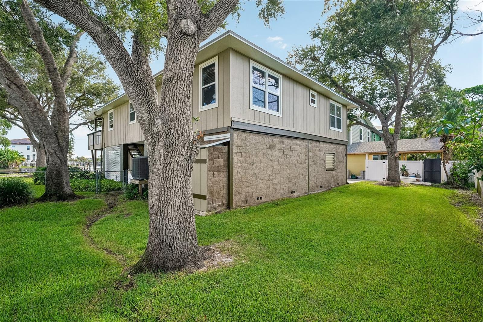 300 90th, St Petersburg, FL 33702