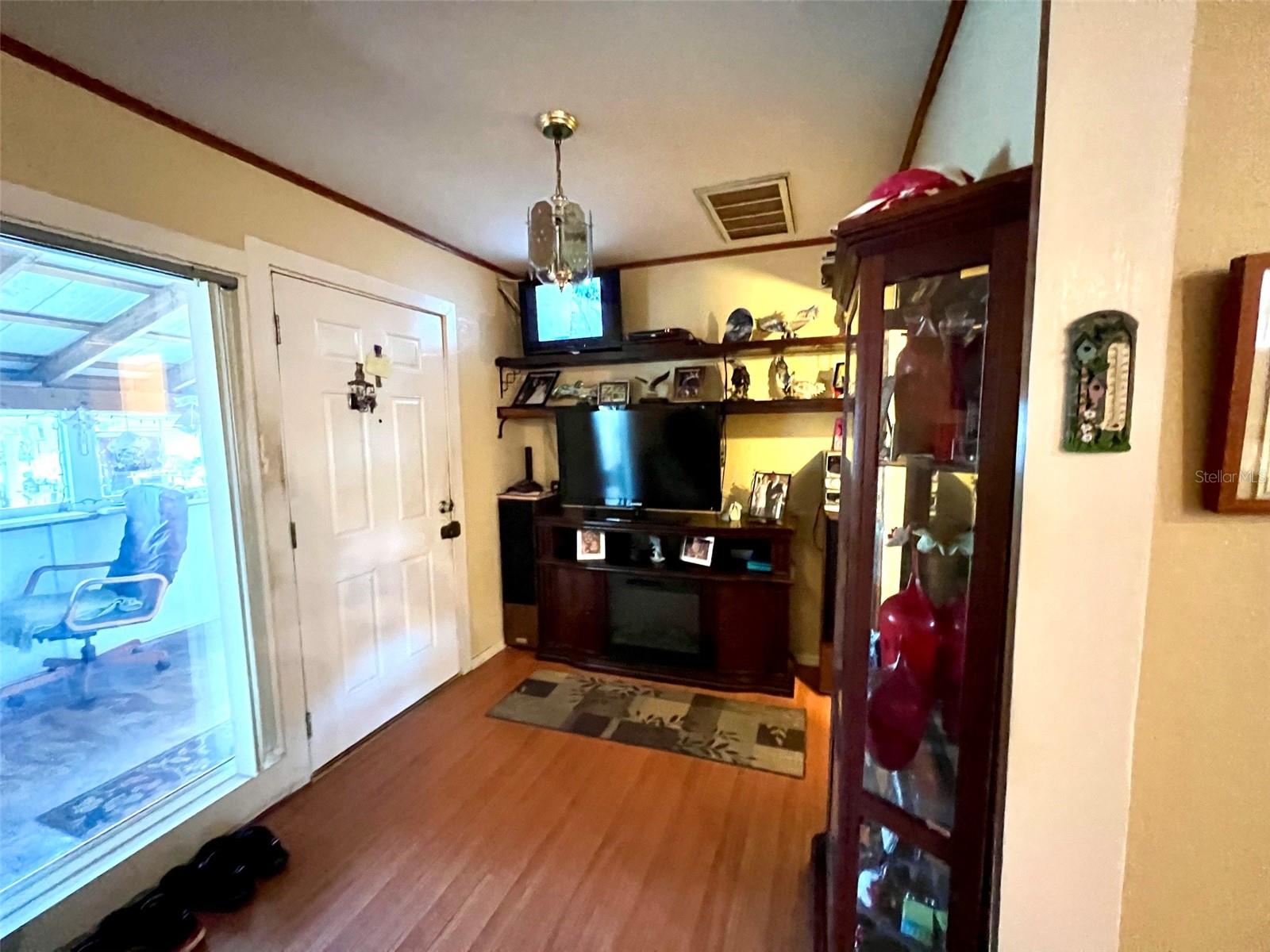 1769 Overbrook, Clearwater, FL 33755