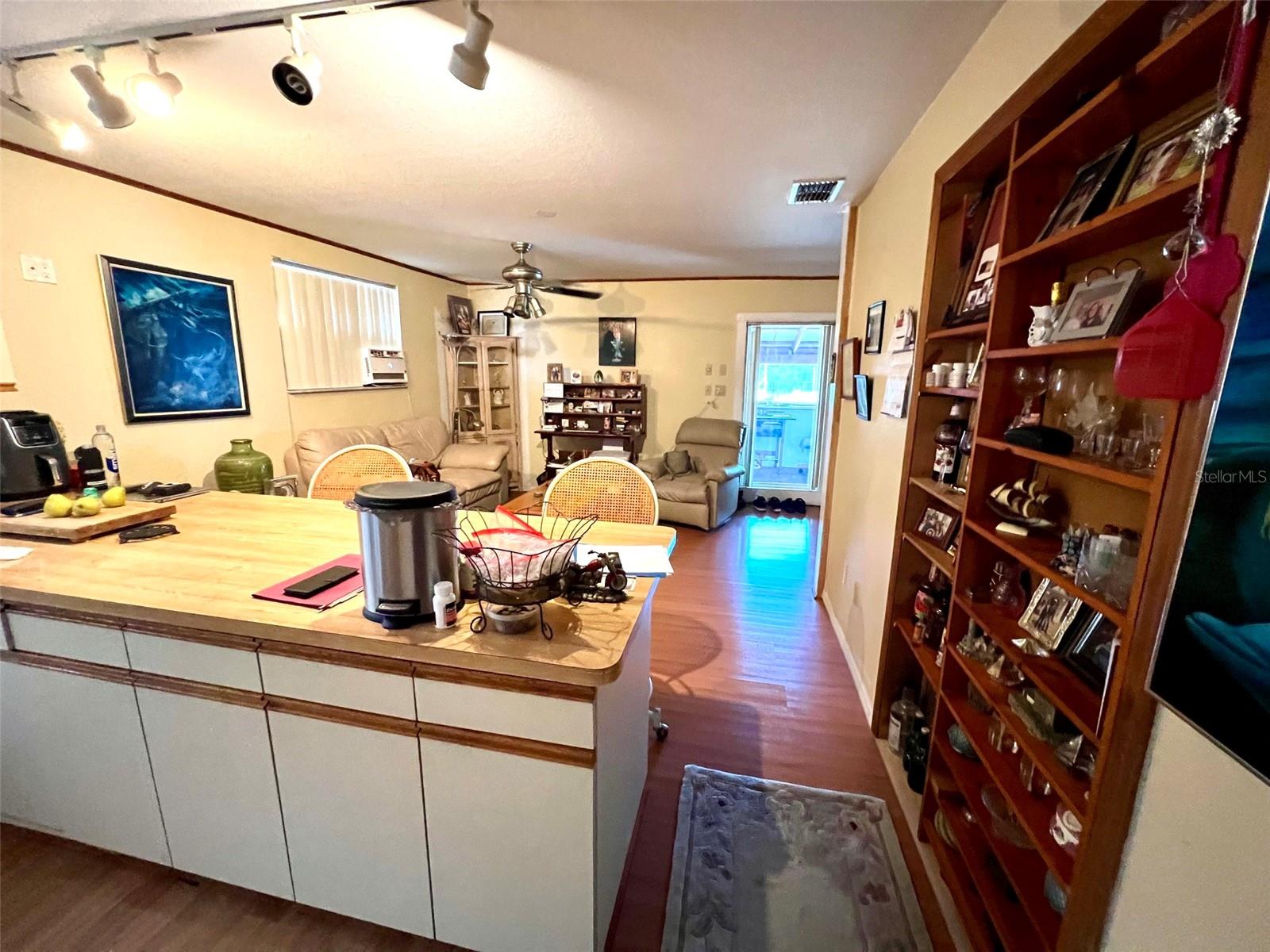 1769 Overbrook, Clearwater, FL 33755