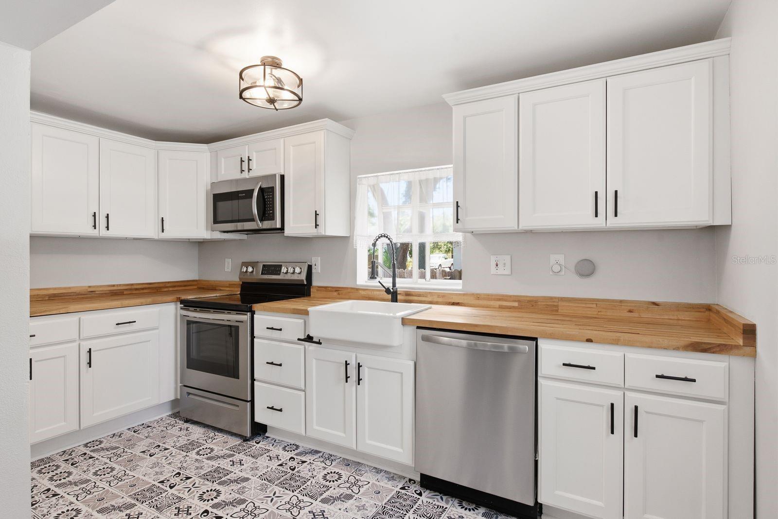 7201 5th, St Petersburg, FL 33701