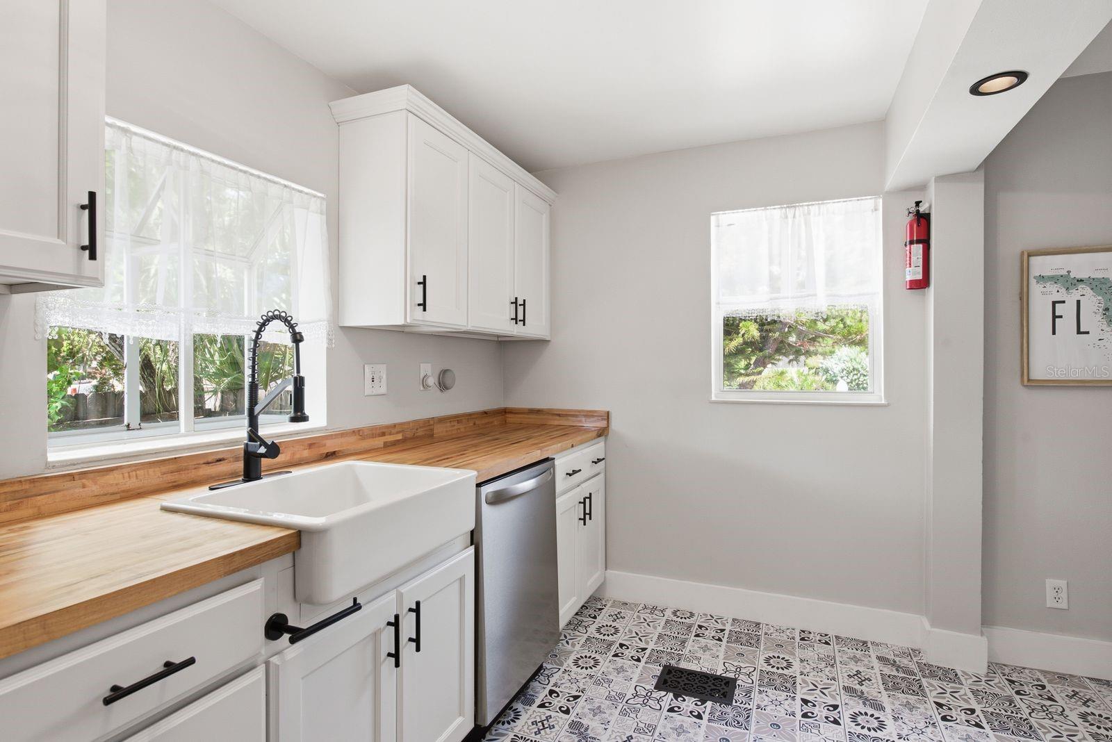 7201 5th, St Petersburg, FL 33701